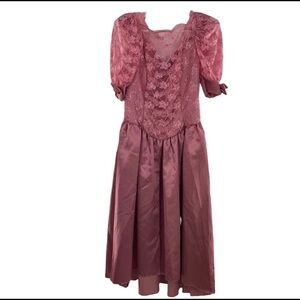 VINTAGE GOWN PINK LACE BOW LINED  SIZE 17/18